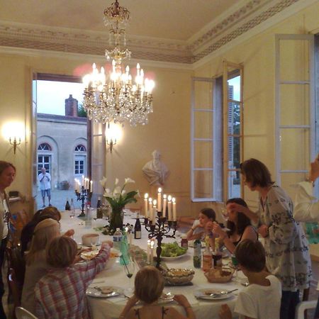 Le Chateau De Bressey & Son Orangerie Buitenkant foto