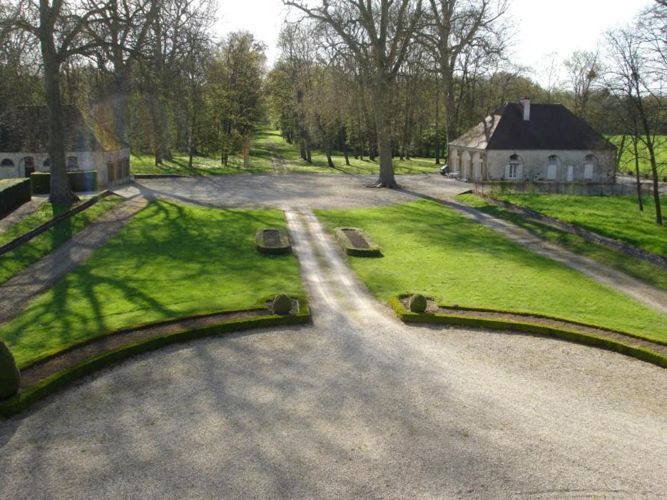 Le Chateau De Bressey & Son Orangerie Buitenkant foto