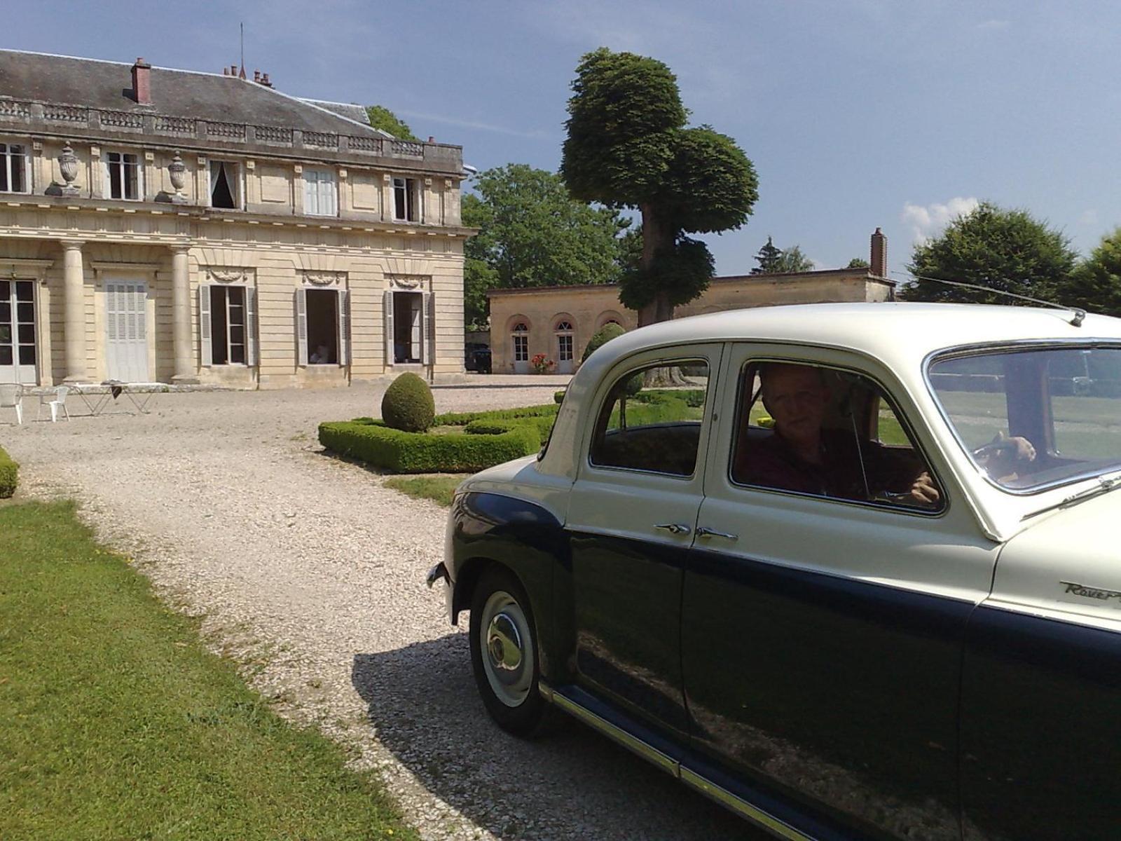 Le Chateau De Bressey & Son Orangerie Buitenkant foto