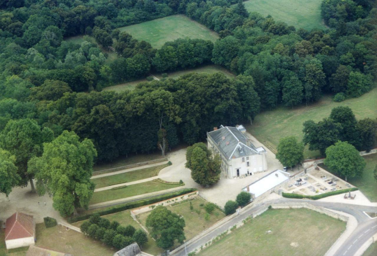 Le Chateau De Bressey & Son Orangerie Buitenkant foto