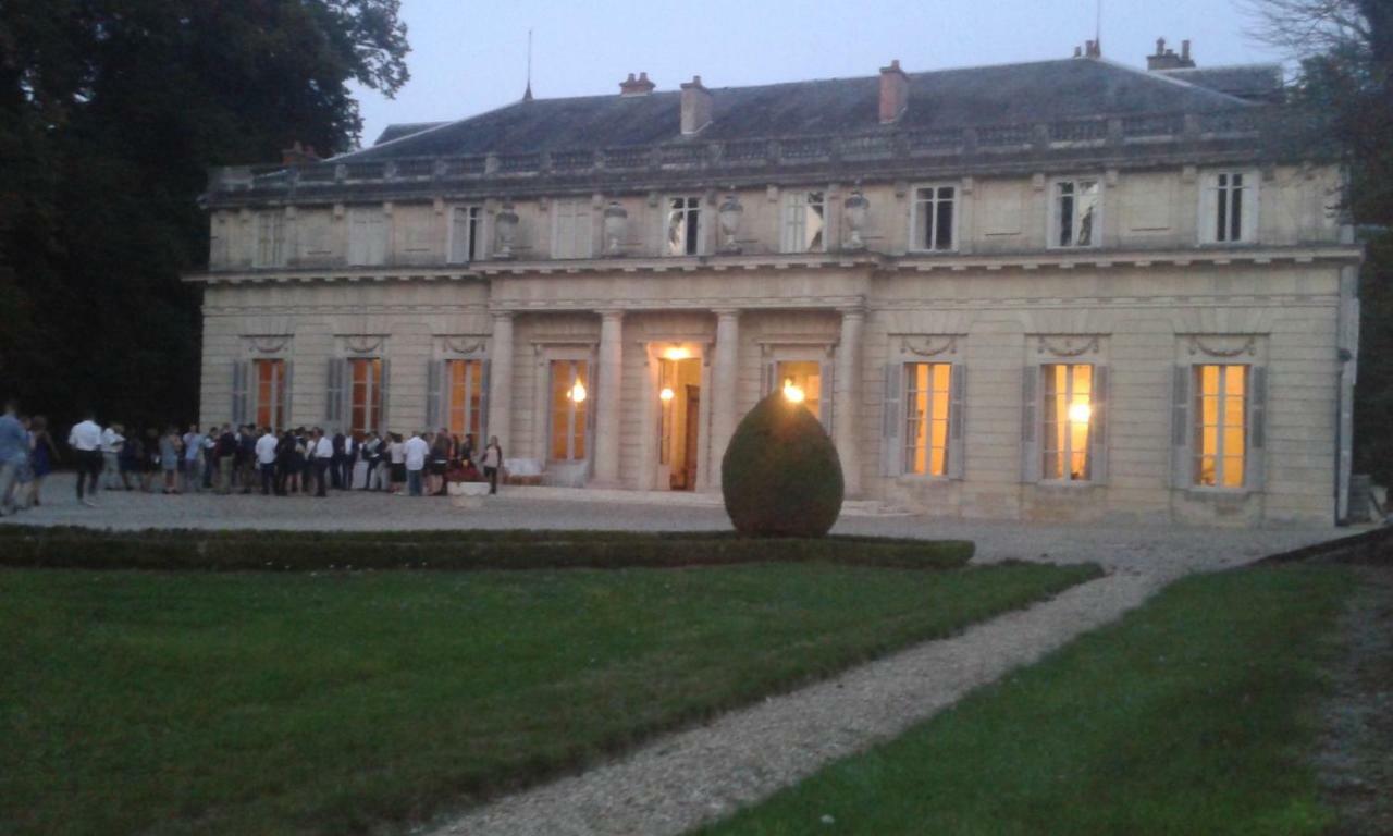 Le Chateau De Bressey & Son Orangerie Buitenkant foto