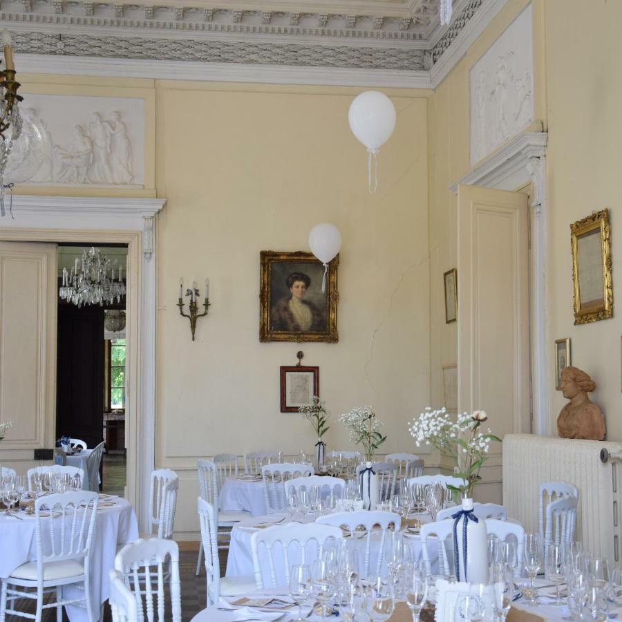 Le Chateau De Bressey & Son Orangerie Buitenkant foto